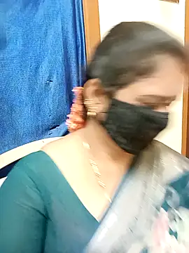 Snapshot of sushma26 chatting on 4, 12, 2025 sushma26 online show from 4, 12, 2025