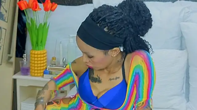 Snapshot of CaramelNatashaxx chatting on 22, 10, 2025 CaramelNatashaxx online show from 22, 10, 2025