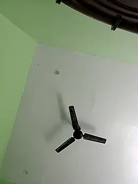 AnanyaKapoor89 online show from 26, 11, 2025