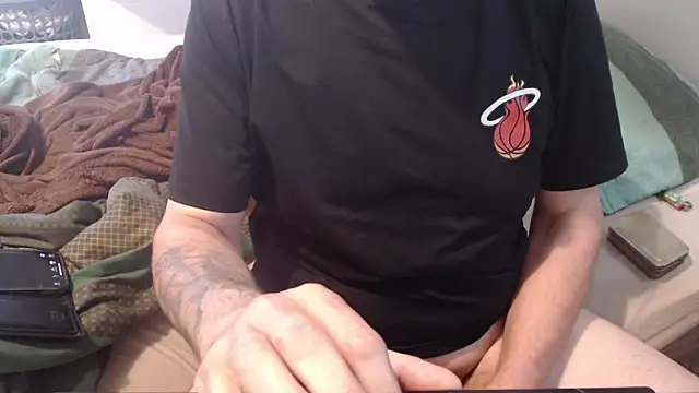 Snapshot of idiotpig66 chatting on 22, 3, 2025 idiotpig66 online show from 22, 3, 2025