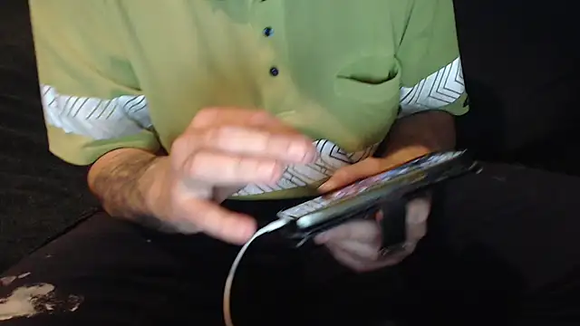 Snapshot of idiotpig66 chatting on 15, 9, 2025 idiotpig66 online show from 15, 9, 2025