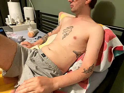 Snapshot of NoaTender chatting on 13, 9, 2025 NoaTender online show from 13, 9, 2025