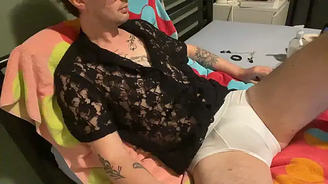 Snapshot of NoaTender chatting on 4, 10, 2025 NoaTender online show from 4, 10, 2025