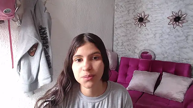 Snapshot of Evagirl69 chatting on 5, 5, 2026 Evagirl69 online show from 5, 5, 2026