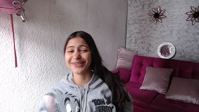 Snapshot of Evagirl69 chatting on 19, 5, 2026 Evagirl69 online show from 19, 5, 2026