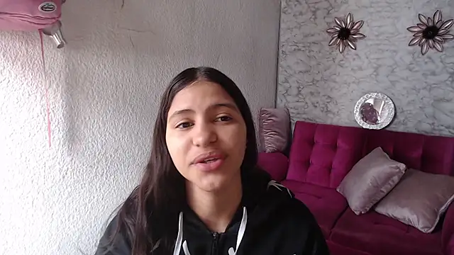 Snapshot of Evagirl69 chatting on 26, 5, 2026 Evagirl69 online show from 26, 5, 2026