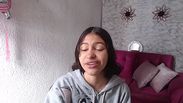 Snapshot of Evagirl69 chatting on 1, 6, 2026 Evagirl69 online show from 1, 6, 2026