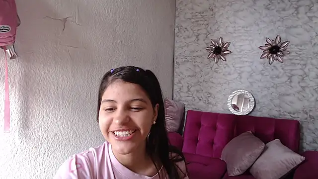 Snapshot of Evagirl69 chatting on 2, 6, 2026 Evagirl69 online show from 2, 6, 2026