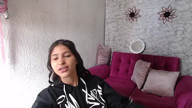 Snapshot of Evagirl69 chatting on 3, 6, 2026 Evagirl69 online show from 3, 6, 2026