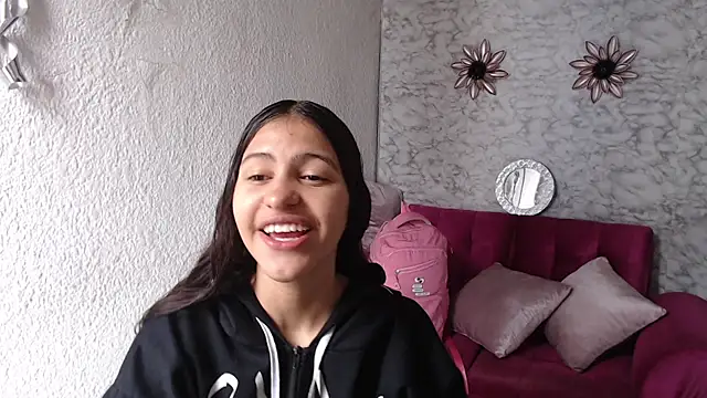 Snapshot of Evagirl69 chatting on 5, 6, 2026 Evagirl69 online show from 5, 6, 2026