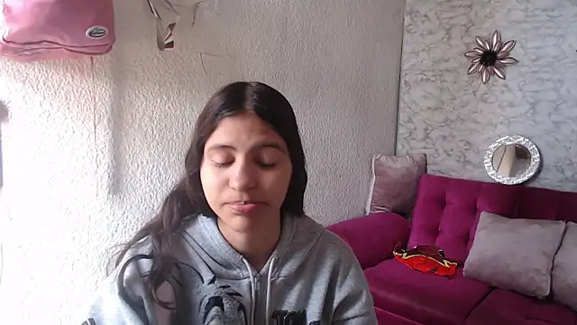Snapshot of Evagirl69 chatting on 10, 6, 2026 Evagirl69 online show from 10, 6, 2026