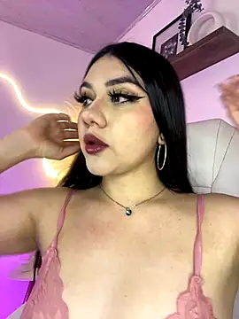 Zoe Serrat online show from 17, 9, 2025