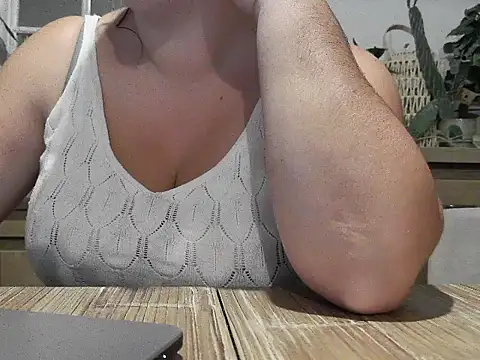 Aambre95Esexy online show from 19, 9, 2025