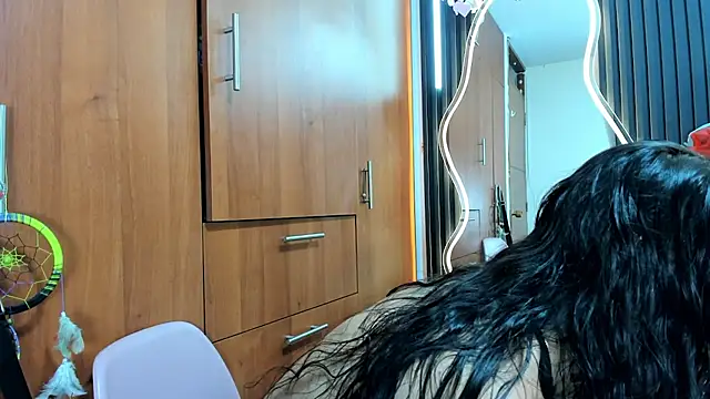 scarletr red online show from 10, 1, 2026