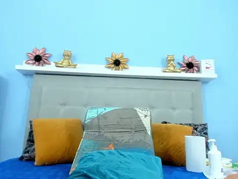 Snapshot of monalind220 chatting on 9, 10, 2025 monalind220 online show from 9, 10, 2025