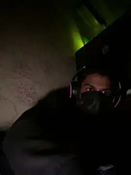 Snapshot of fitxrs chatting on 28, 11, 2025 fitxrs online show from 28, 11, 2025