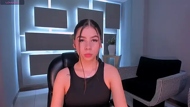 Snapshot of TiffannySins chatting on 7, 10, 2025 TiffannySins online show from 7, 10, 2025