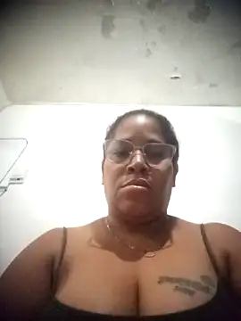 Big ass submissive online show from 2, 2, 2026