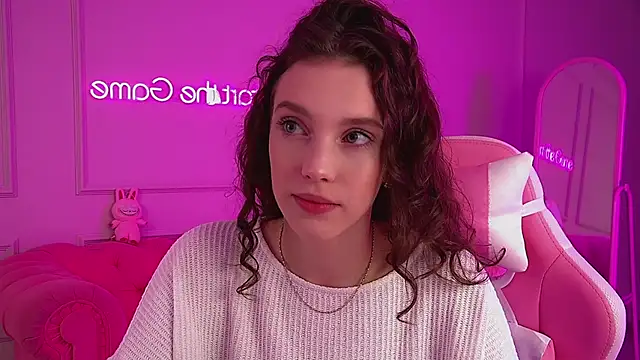 Snapshot of VeronicaVances chatting on 2, 10, 2025 VeronicaVances online show from 2, 10, 2025