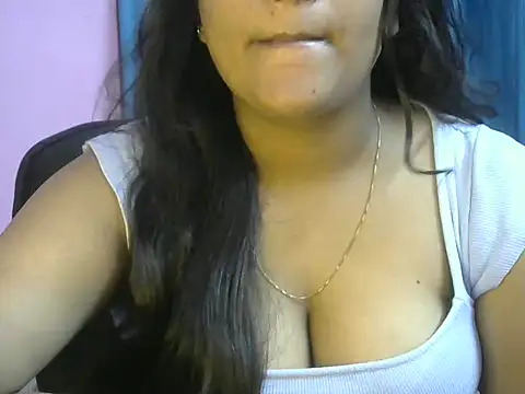 Queenxxx98 online show from 9, 11, 2025