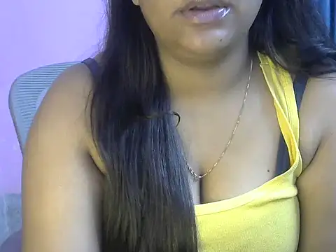 Queenxxx98 online show from 5, 2, 2026