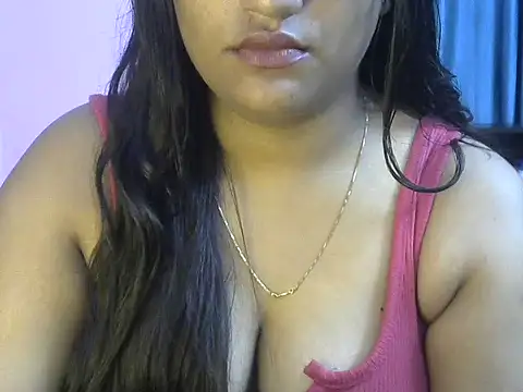 Queenxxx98 online show from 10, 2, 2026