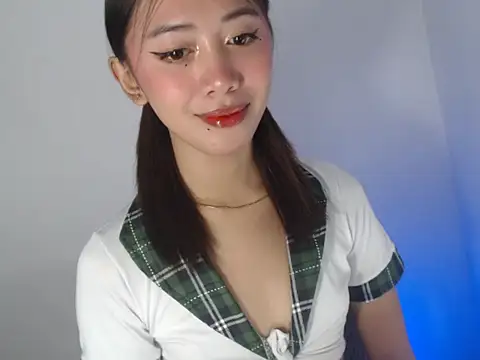 lovely kiannaHugecock online show from 29, 9, 2025