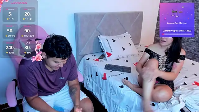 Sexxyy Couple  online show from 15, 7, 2026