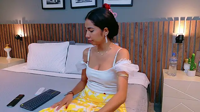 luna roja25 online show from 22, 9, 2025