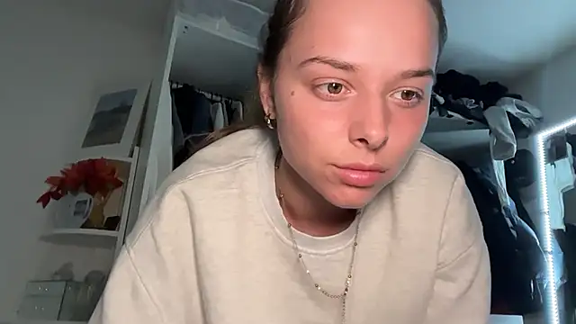 KayleeBella online show from 7, 4, 2026