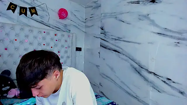 Ari and Storm online show from 20, 4, 2026