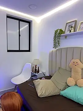 Snapshot of SunshineLizzy chatting on 7, 11, 2025 SunshineLizzy online show from 7, 11, 2025