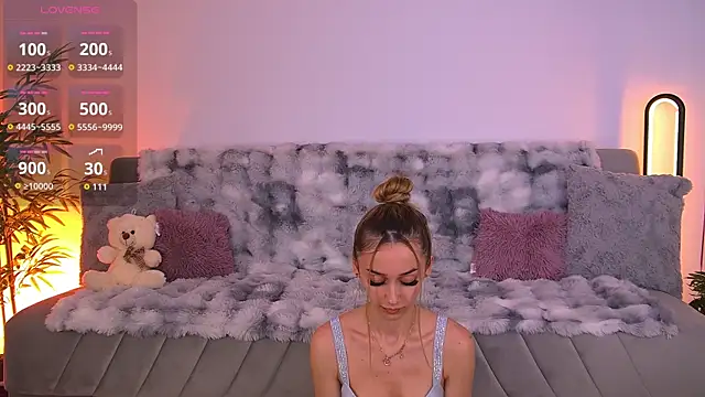 AmyKent  online show from 9, 6, 2026