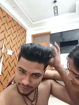 Snapshot of romantic_couple1 chatting on 17, 10, 2025 romantic couple1 online show from 17, 10, 2025