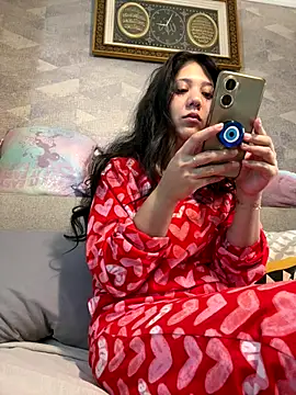 Snapshot of PrincessYYara chatting on 11, 10, 2025 PrincessYYara online show from 11, 10, 2025