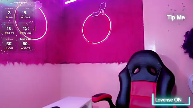 Snapshot of Madiso_Santiel chatting on 10, 9, 2025 Madiso Santiel online show from 10, 9, 2025