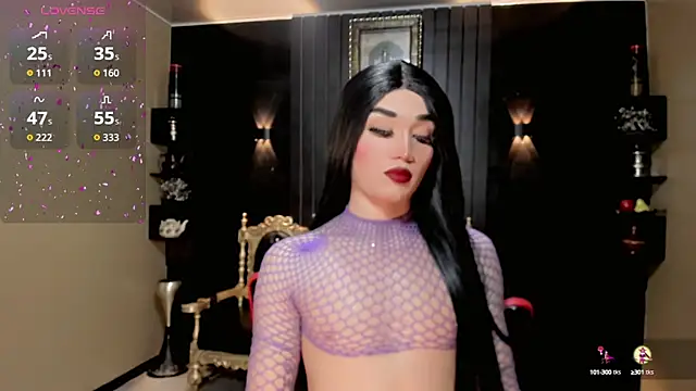 Snapshot of Madiso_Santiel chatting on 8, 10, 2025 Madiso Santiel online show from 8, 10, 2025