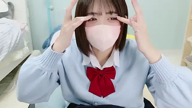 Hinata Sun online show from 10, 11, 2025