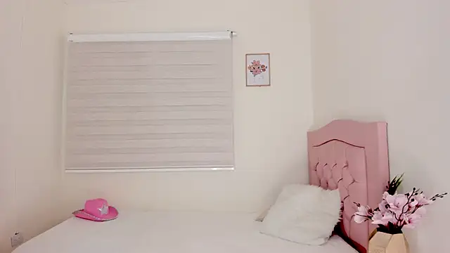 esther sofia online show from 25, 4, 2026