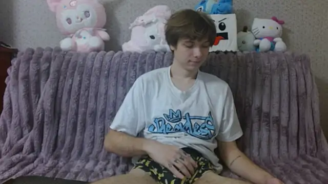 Snapshot of hilt_on_ chatting on 27, 10, 2025 hilt on online show from 27, 10, 2025