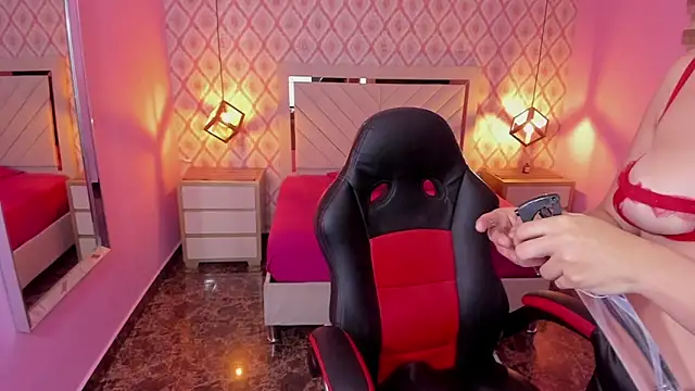 CHRISTY TEIGEN4 online show from 2, 10, 2025