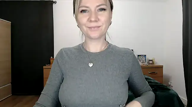 Snapshot of ParadiseAlina chatting on 11, 1, 2025 ParadiseAlina online show from 11, 1, 2025