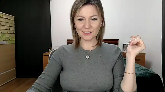 Snapshot of ParadiseAlina chatting on 2, 2, 2025 ParadiseAlina online show from 2, 2, 2025