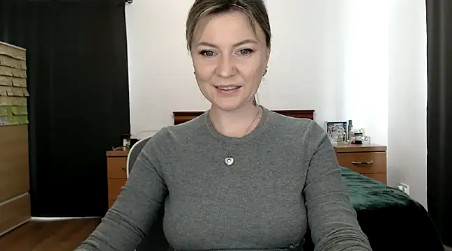 Snapshot of ParadiseAlina chatting on 3, 2, 2025 ParadiseAlina online show from 3, 2, 2025