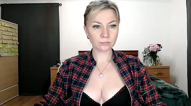 Snapshot of ParadiseAlina chatting on 10, 2, 2025 ParadiseAlina online show from 10, 2, 2025