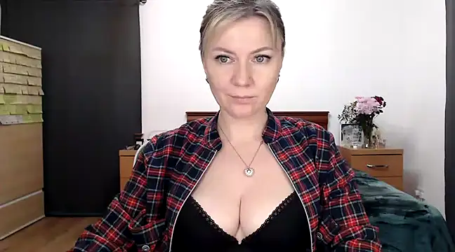 Snapshot of ParadiseAlina chatting on 10, 2, 2025 ParadiseAlina online show from 10, 2, 2025