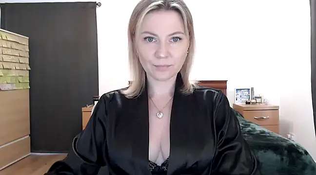 Snapshot of ParadiseAlina chatting on 4, 3, 2025 ParadiseAlina online show from 4, 3, 2025