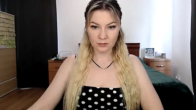 Snapshot of ParadiseAlina chatting on 24, 9, 2025 ParadiseAlina online show from 24, 9, 2025