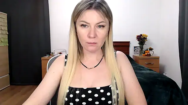 Snapshot of ParadiseAlina chatting on 23, 10, 2025 ParadiseAlina online show from 23, 10, 2025