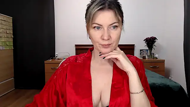 Snapshot of ParadiseAlina chatting on 10, 11, 2025 ParadiseAlina online show from 10, 11, 2025